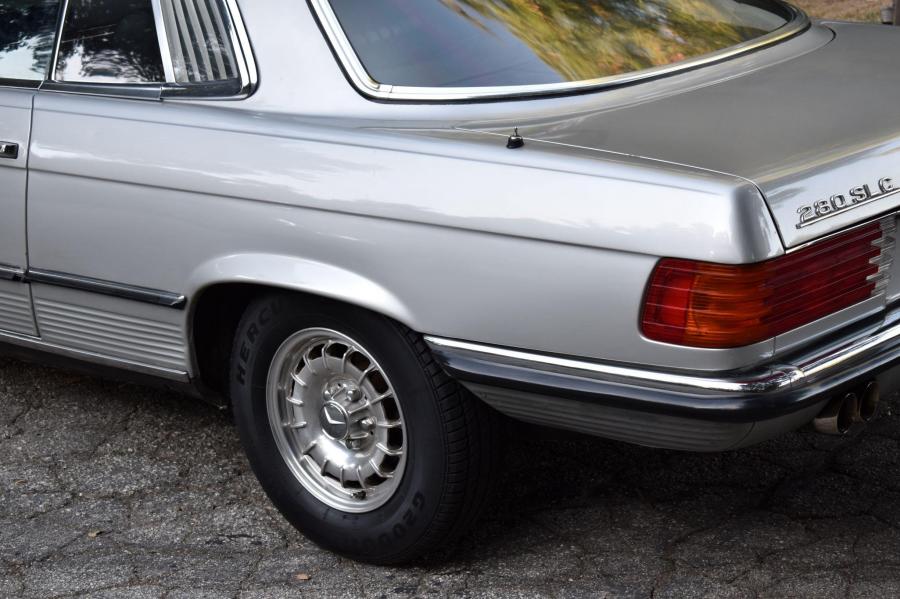 Детали экстерьера Mercedes-Benz 280 SLC (C107) 1980 года  (EU) (фото 42 из 102)